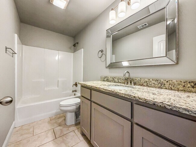 Building Photo - Beautiful and Nearly New 4BR 2BA Home w/ Stylish Finishes + Car Garage in Sherman