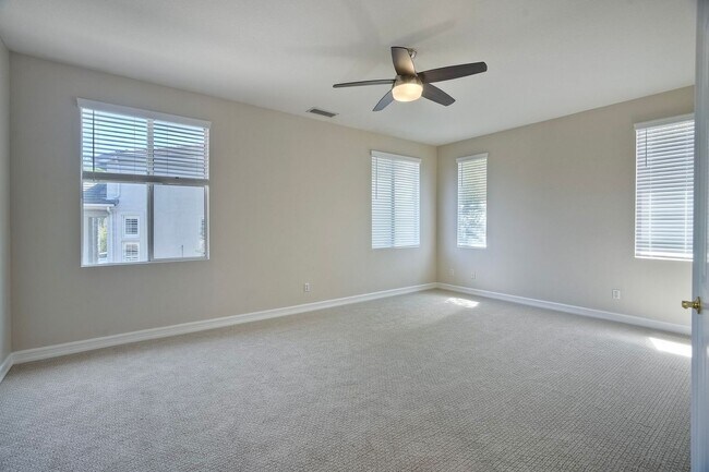 Building Photo - 4Bed/3Bath Carlsbad Home with Office  & Lo...