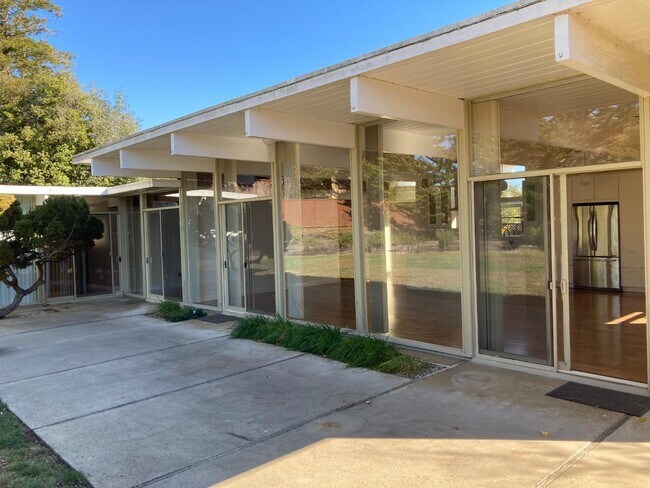 Building Photo - 15 Turtle Bay Pl