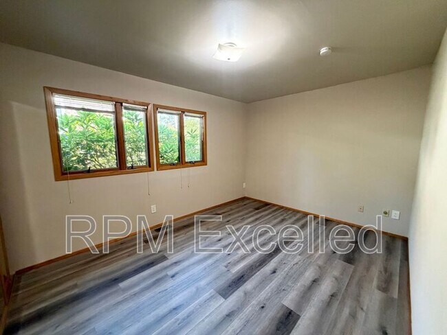 Building Photo - 30827 21st Ave SW