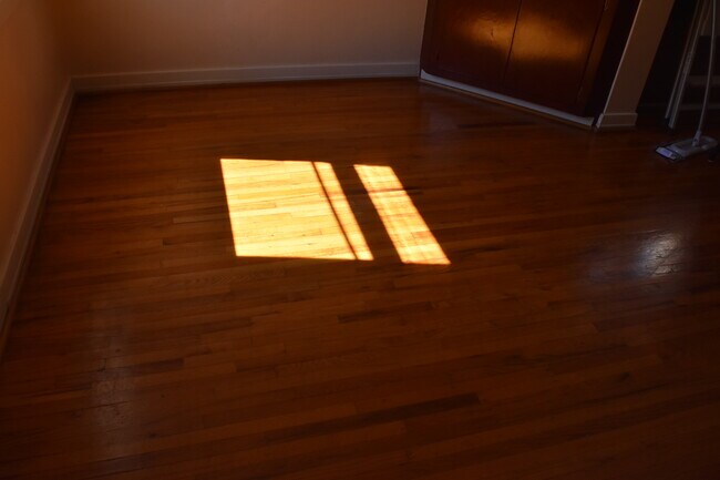 Oak Flooring - 423 S Indiana St