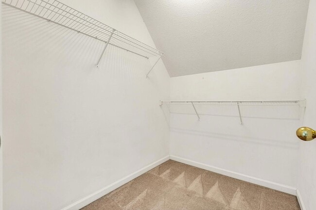 Building Photo - 3064 Igou Crossing Dr