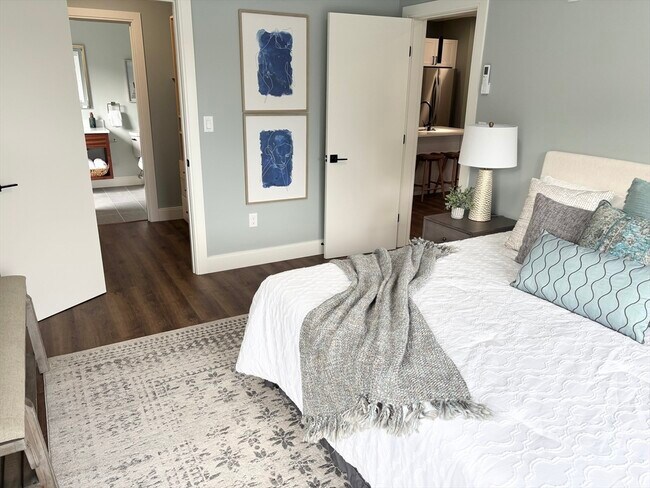 Building Photo - 1391 Main St