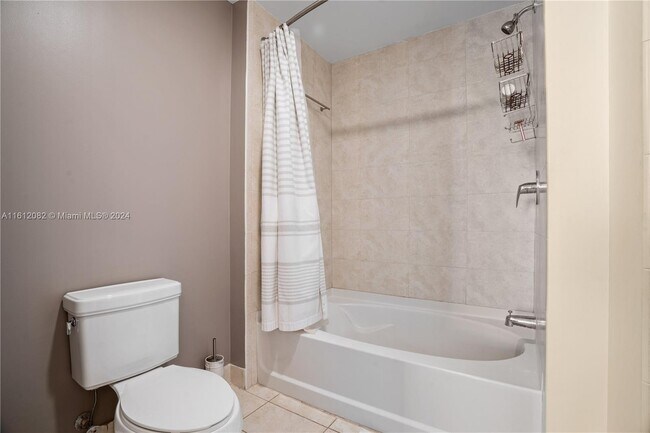 Building Photo - 1900 N Bayshore Dr