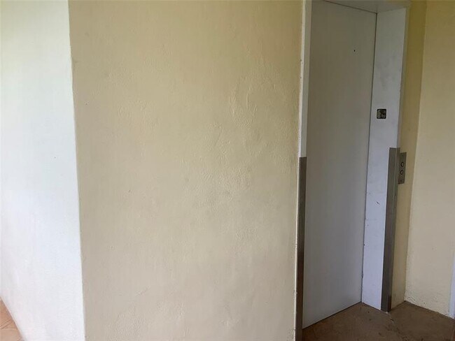 Building Photo - 364 Dorset I