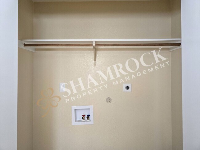 Building Photo - 2/1 Fourplex in Midway ISD!