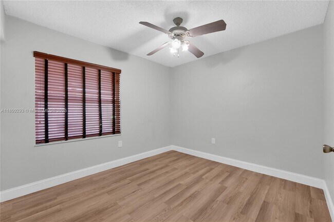 Building Photo - 1217 NW 125th Terrace