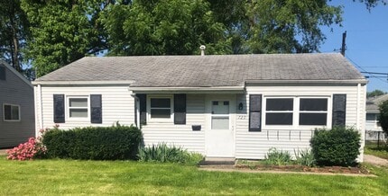 Building Photo - Quaint, cozy north side single family home!