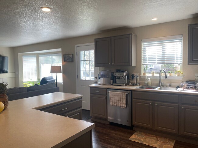 Building Photo - 14583 Gaylord St