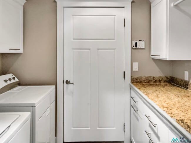 Building Photo - 2300 Reese Dr