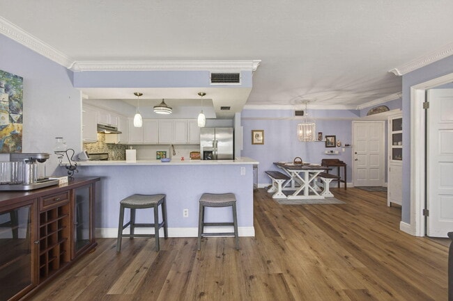 Building Photo - 300 N Hwy A1A