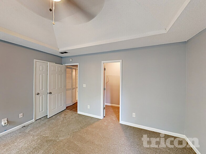 Building Photo - 105 Peach Pointe Dr