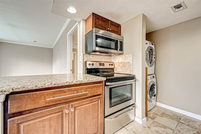 Building Photo - 2503 McCue Rd