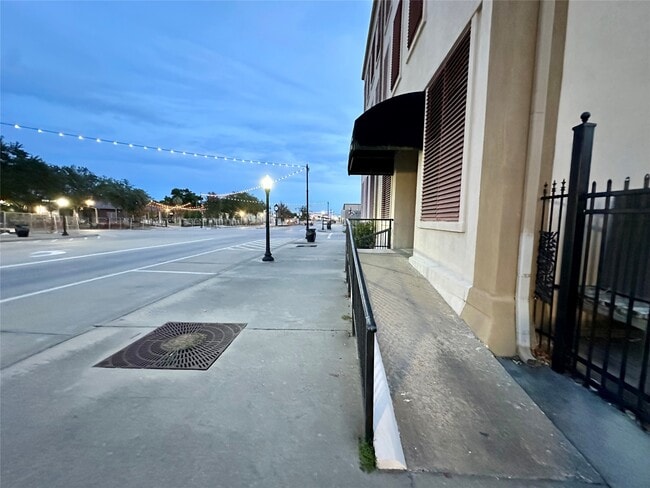 Building Photo - 801 6th St N