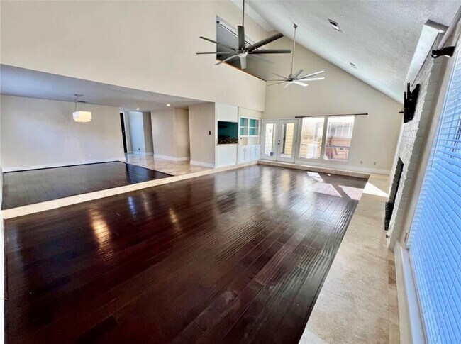 Building Photo - 6726 Saffron Hills Dr