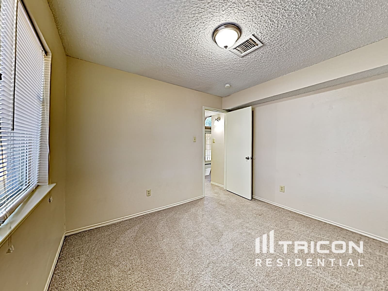 Building Photo - 1304 Farley Dr