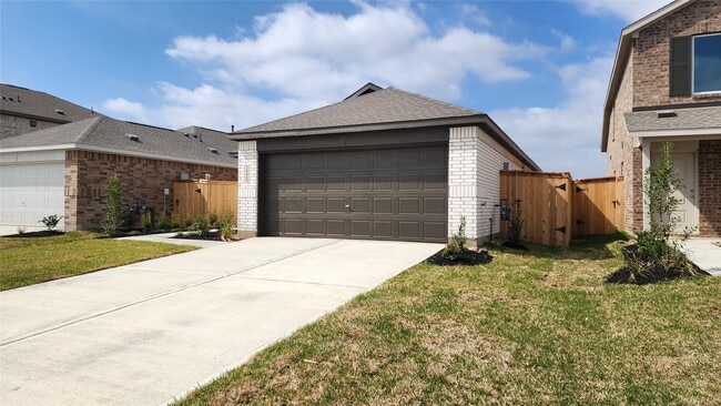 Building Photo - 16815 Old Wagon Wy