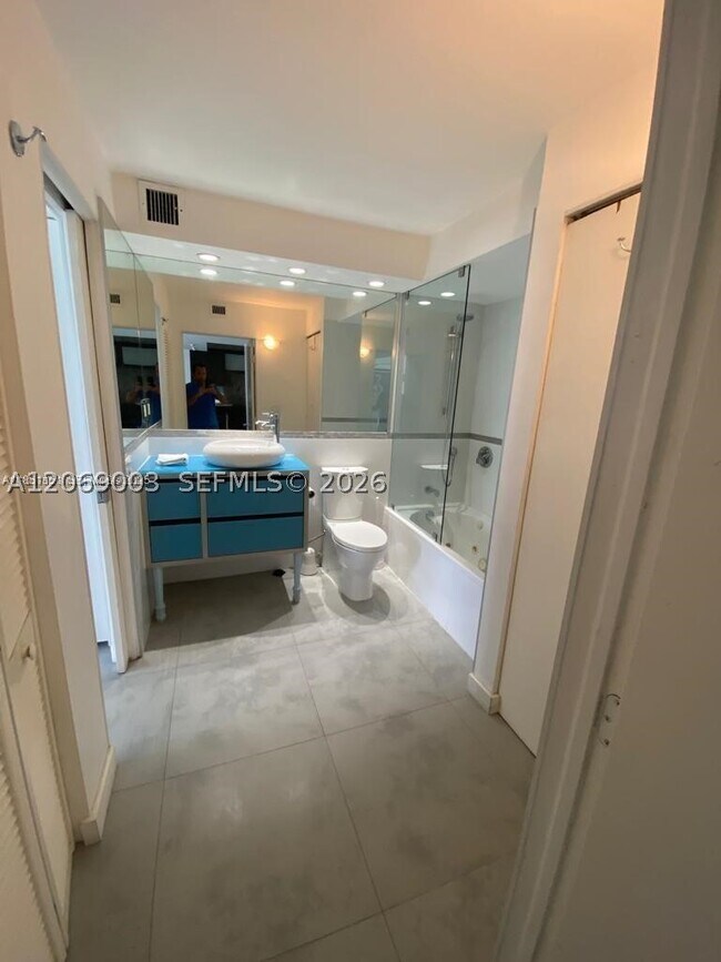 Building Photo - 345 Ocean 616