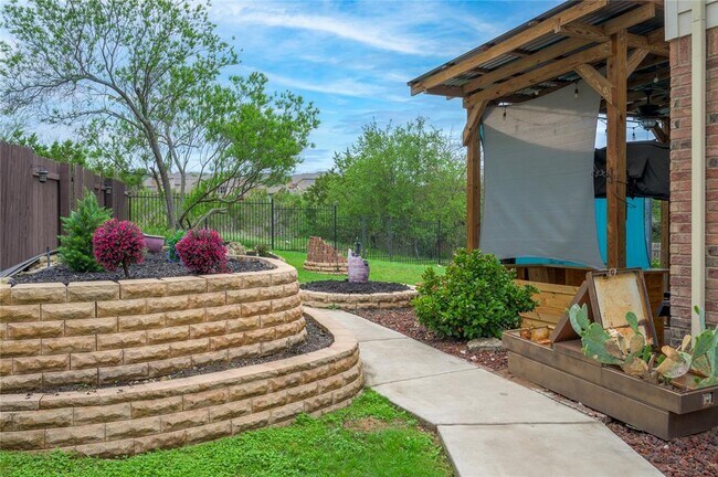 Building Photo - 22121 Rose Grass Ln