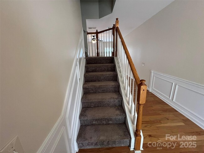 Building Photo - 10010 Blakeney Preserve Dr