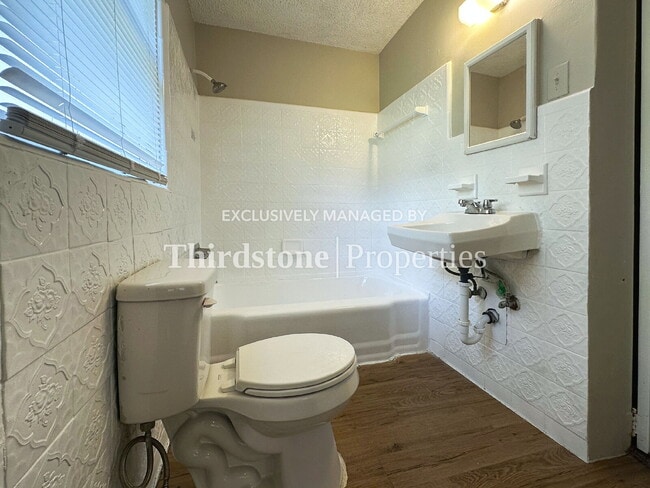 Building Photo - 7350 Linda Dr