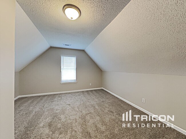 Building Photo - 567 Horseshoe Cir