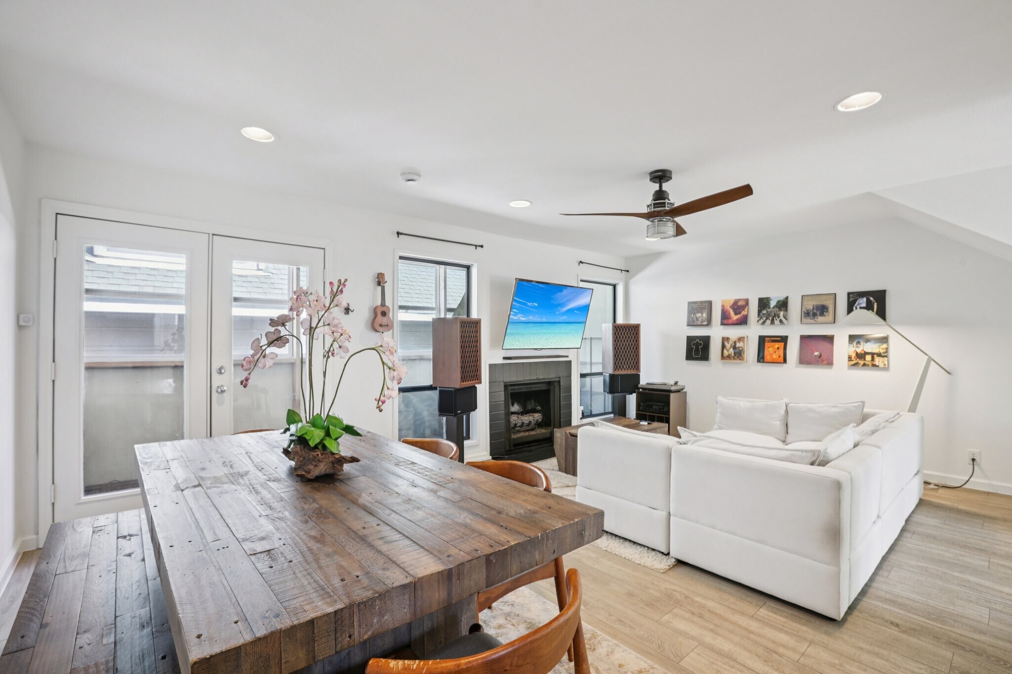 Building Photo - 1106 W 6th St