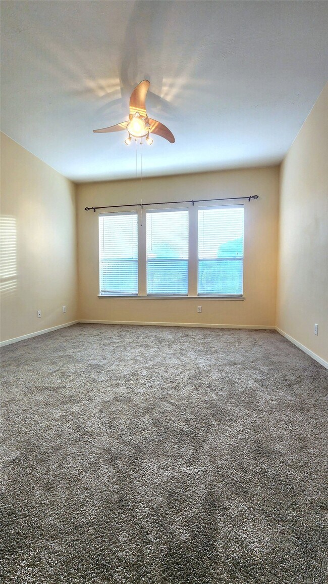 Building Photo - 3011 Sunchase Ct