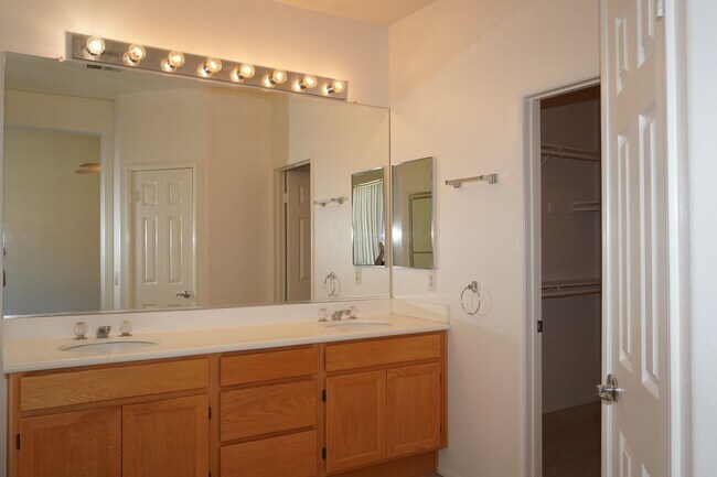 Building Photo - 14752 Eaglehead Mountain Dr