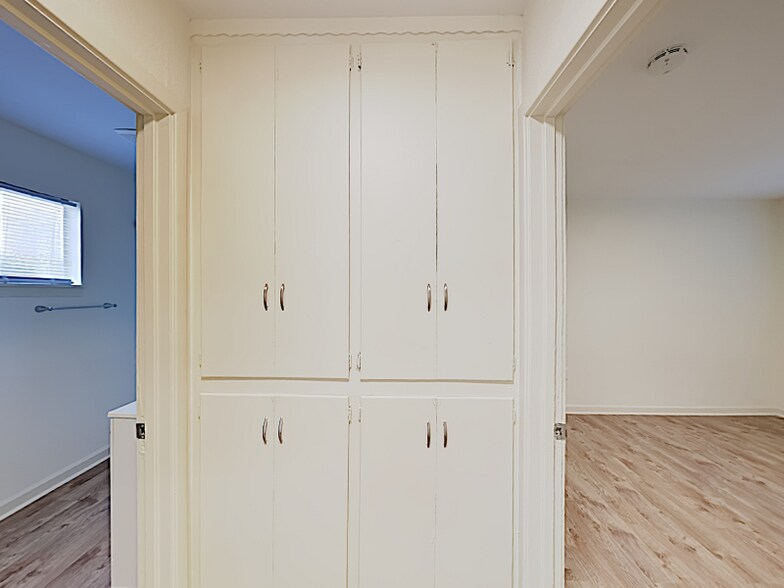 Building Photo - 2065 15th Ave