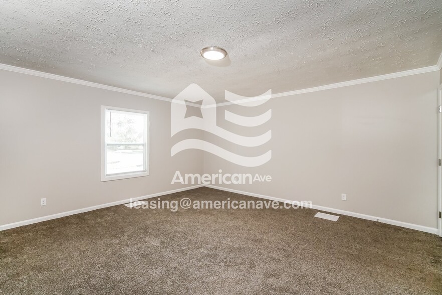 Building Photo - 724 W Royal St