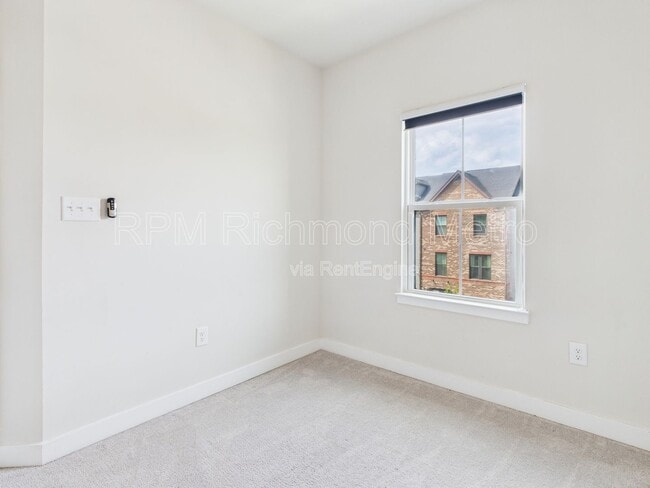 Building Photo - 2104 Boro Ridge St