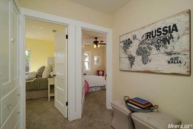 Building Photo - Stylishly Updated 2 Bed Home in Prime Midt...