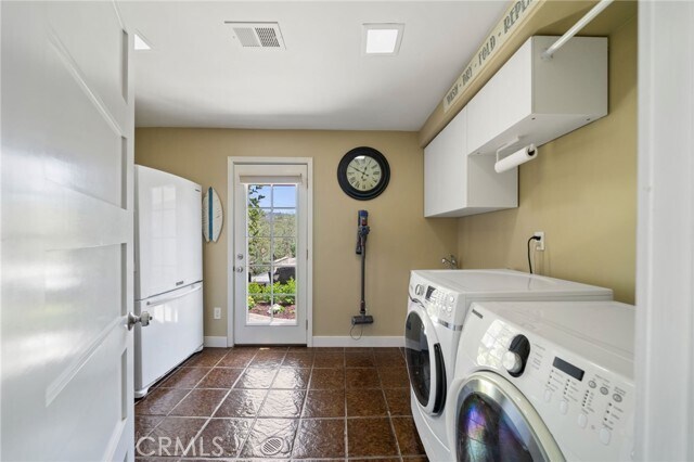 Building Photo - 215 Monterey Dr