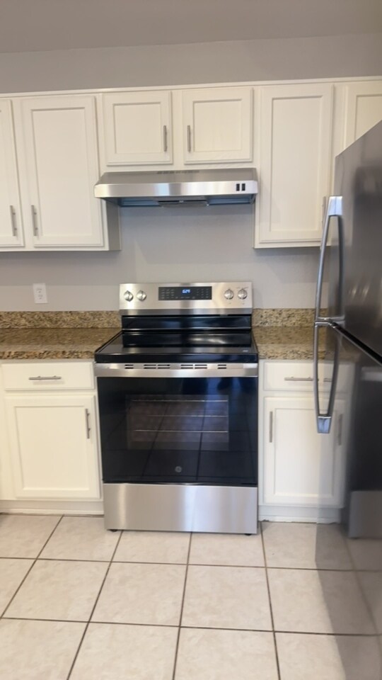 Building Photo - $2,000 For Rent A Lovely 3 Bed 2 Bath 1.673 Sq. Ft. Condo, all One Level Home in Chandler 85225!