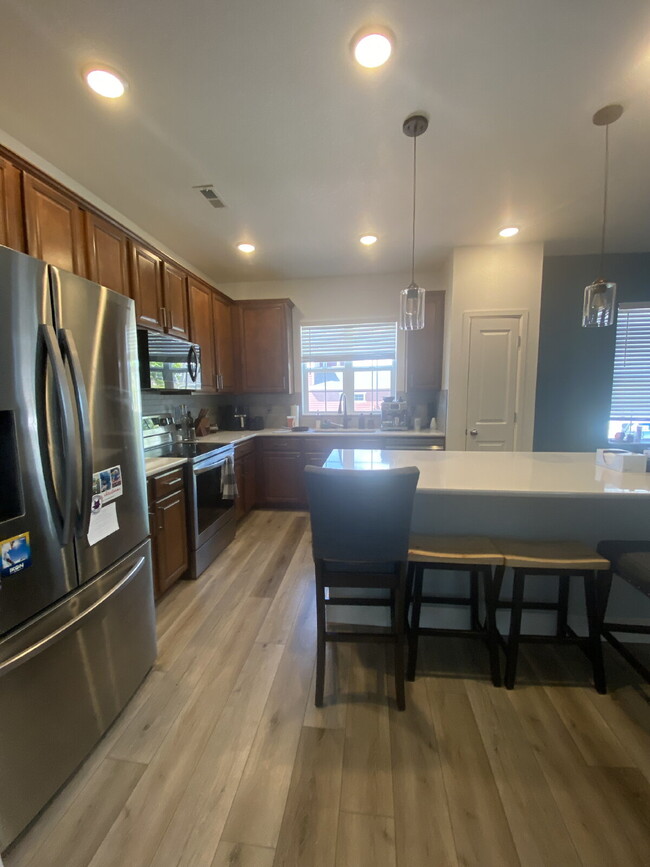 Building Photo - 3 bedroom - Shady Ridge