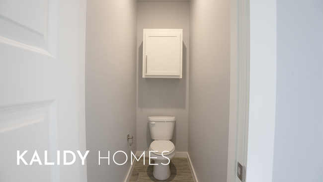 Building Photo - 305 Kirks Holw