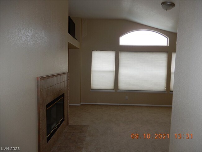 Building Photo - 7840 Millhopper Ave