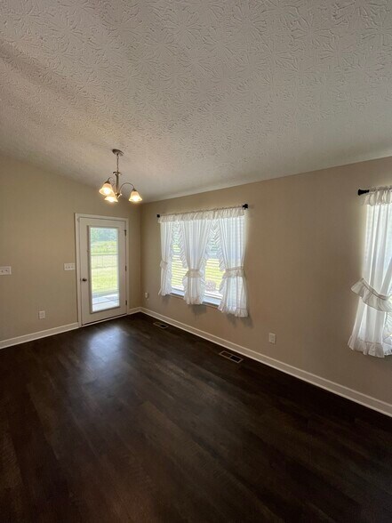 Building Photo - 17200 OH-739