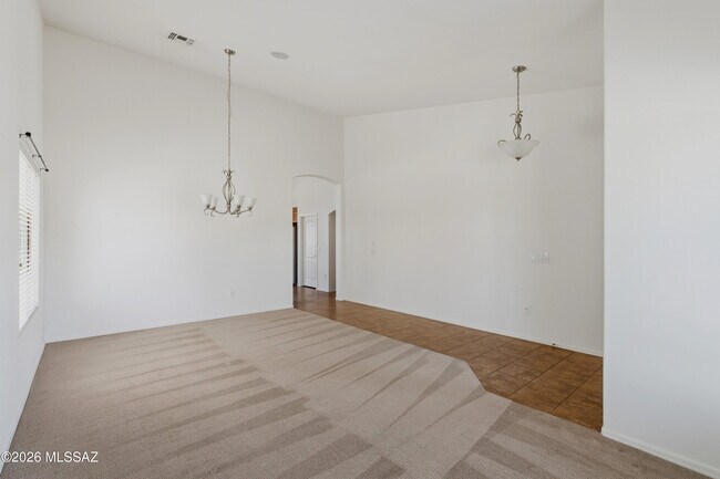 Building Photo - 677 W Pizzicato Ln