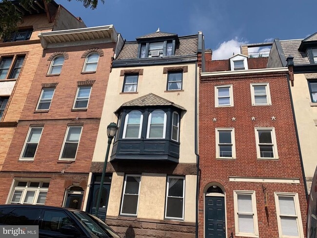 Primary Photo - 1203 Locust St