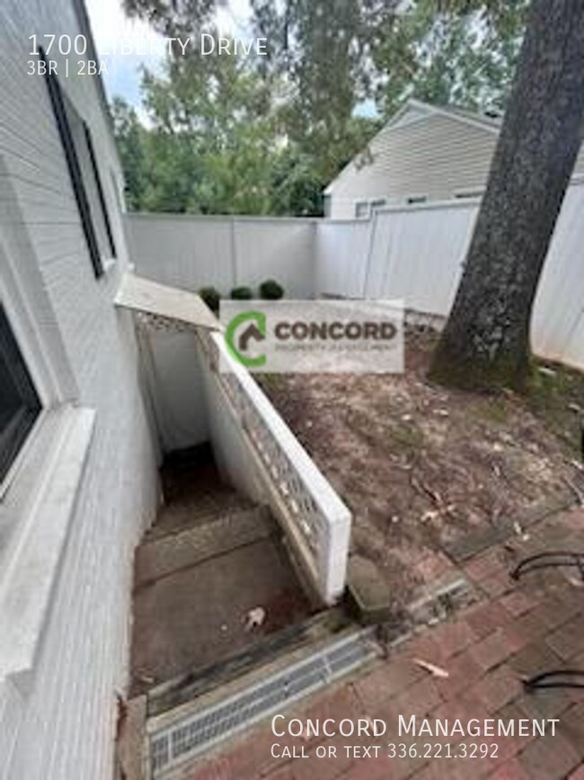 Building Photo - 1700 Liberty Dr