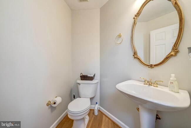 Building Photo - 921 Harrison Cir