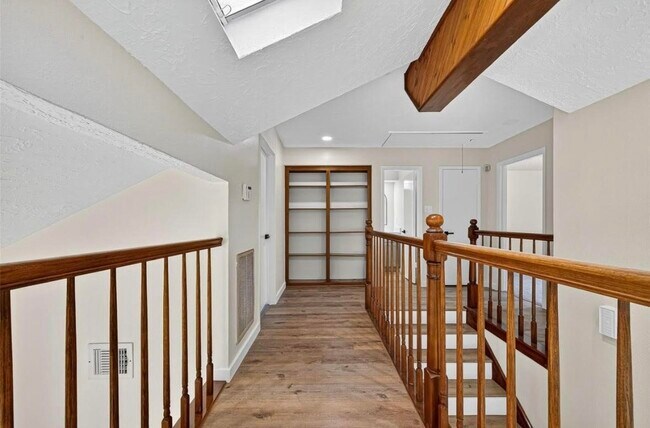 Building Photo - 15415 Swan Creek Dr