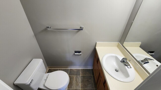 Building Photo - 102 North Point Dr