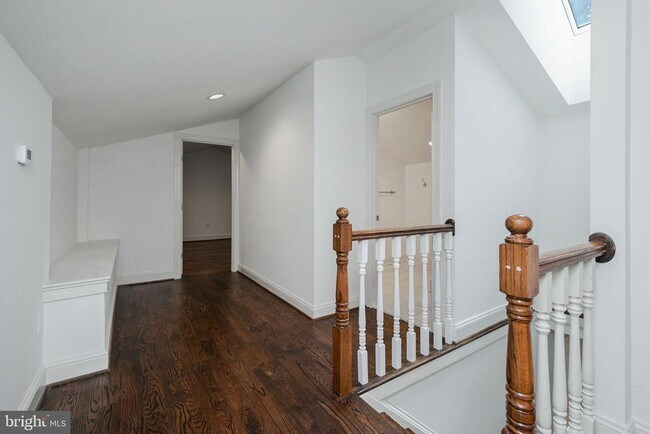 Building Photo - 8705 Belmart Rd