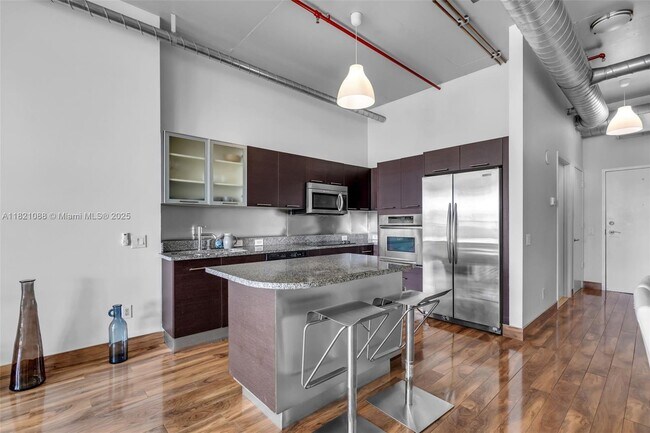 Building Photo - 3029 NE 188th St