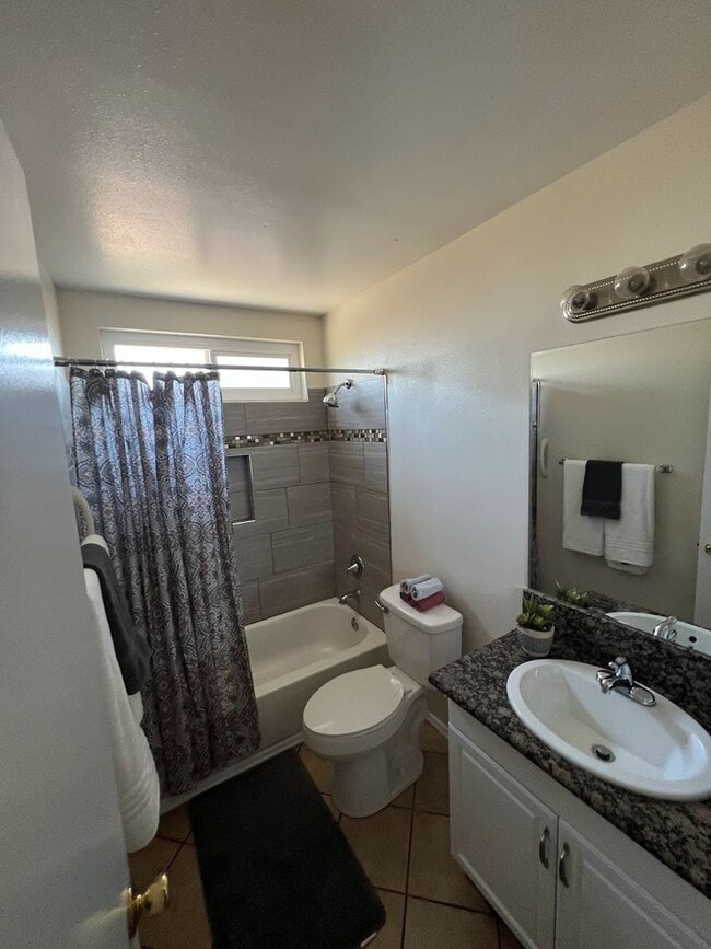 Building Photo - Upgraded granite kitchen and bath! 55+ community