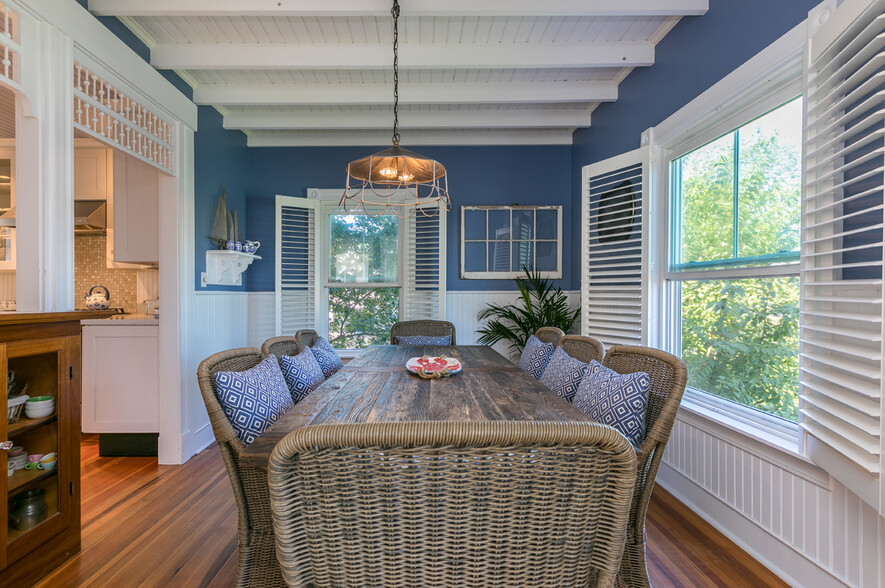 Beautiful reclaimed wood table and 8 chairs from RH - 23 Graffam Rd