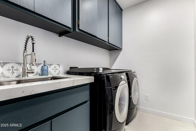 Building Photo - 7485 E Tumbleweed Dr